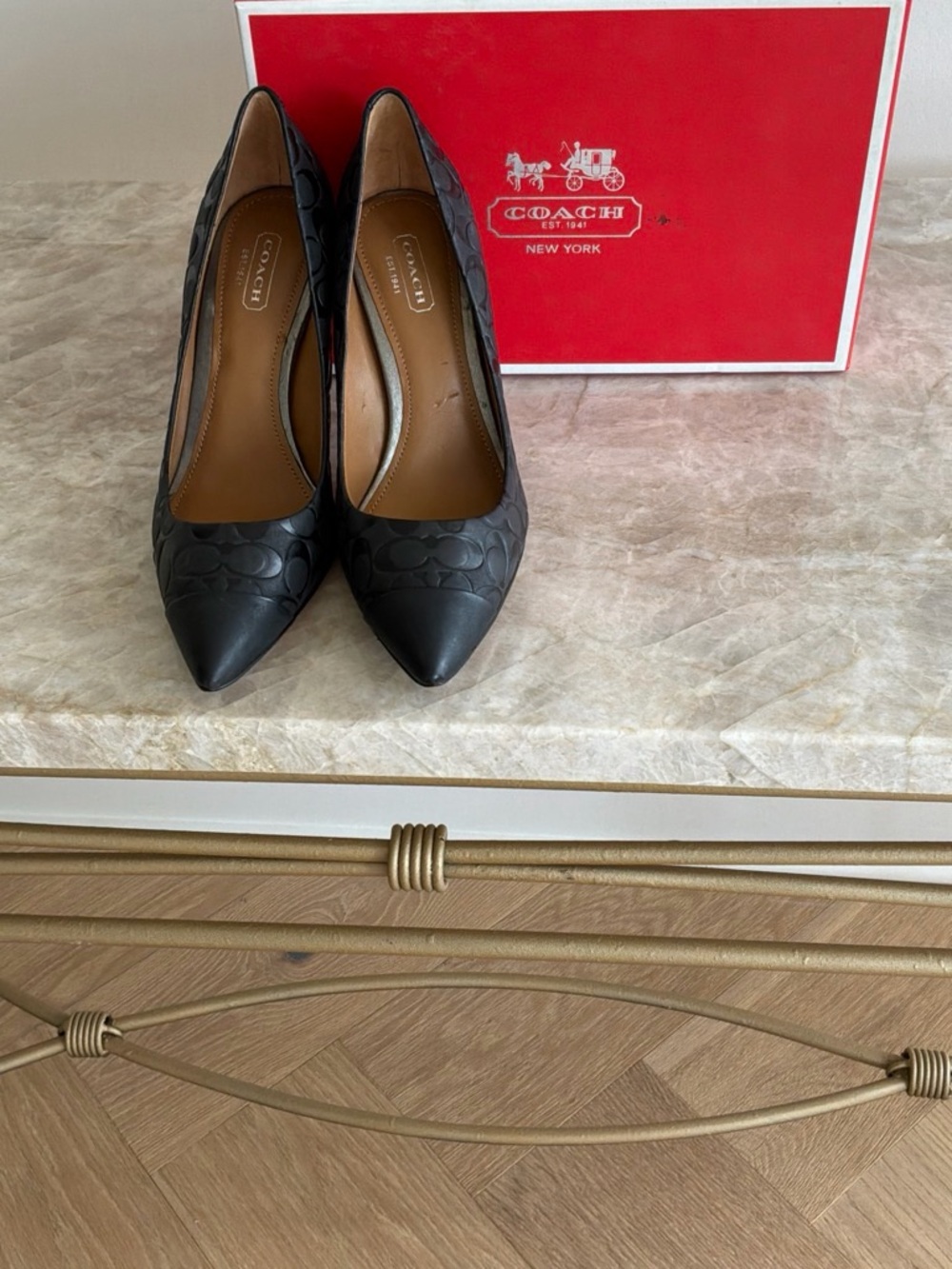 New w/defects Coach LUCA Black Signature Logo Goat leather pumps 7M